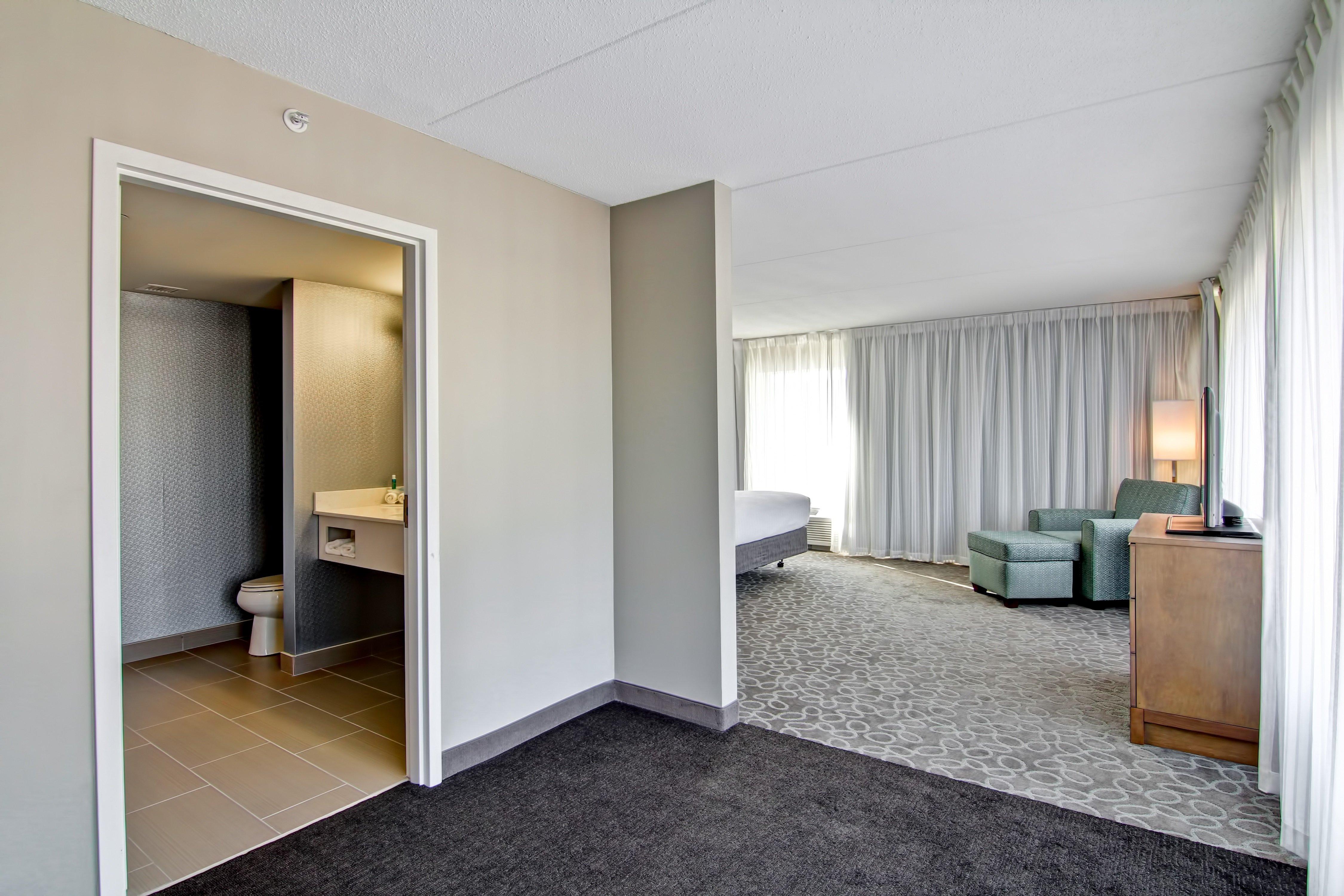 Holiday Inn Express & Suites Oshawa Downtown - Toronto Area By Ihg Экстерьер фото