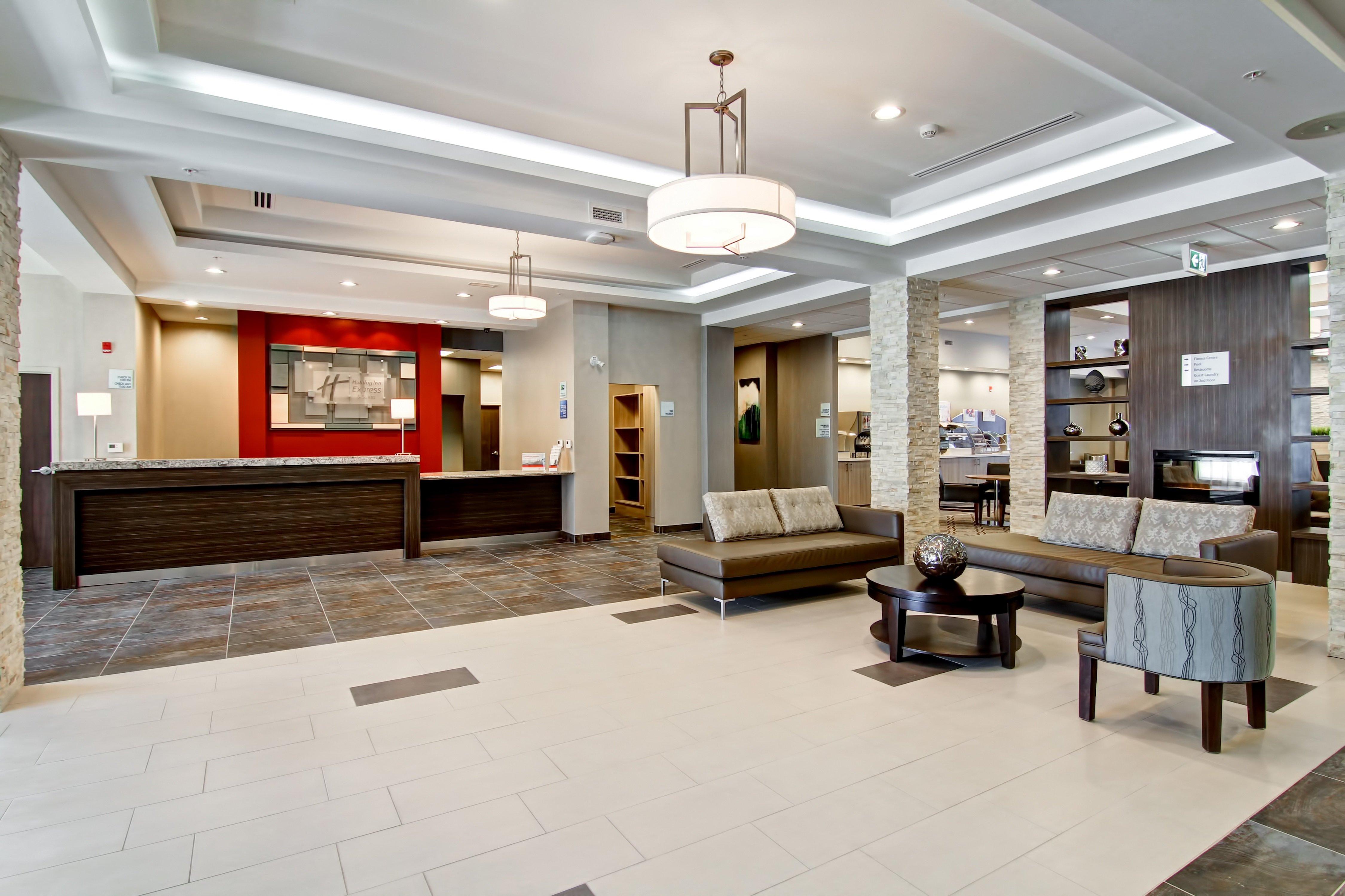 Holiday Inn Express & Suites Oshawa Downtown - Toronto Area By Ihg Экстерьер фото