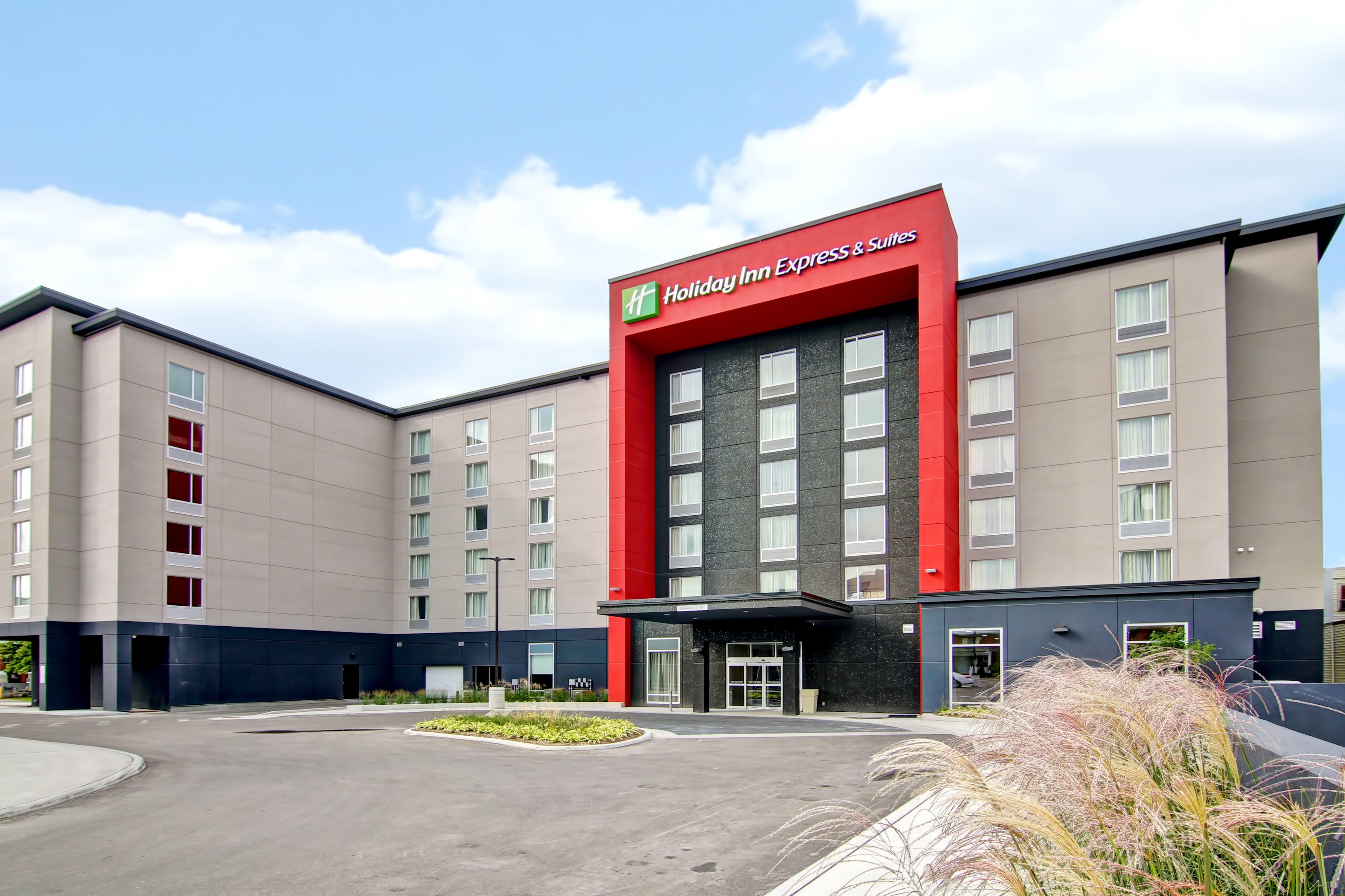 Holiday Inn Express & Suites Oshawa Downtown - Toronto Area By Ihg Экстерьер фото