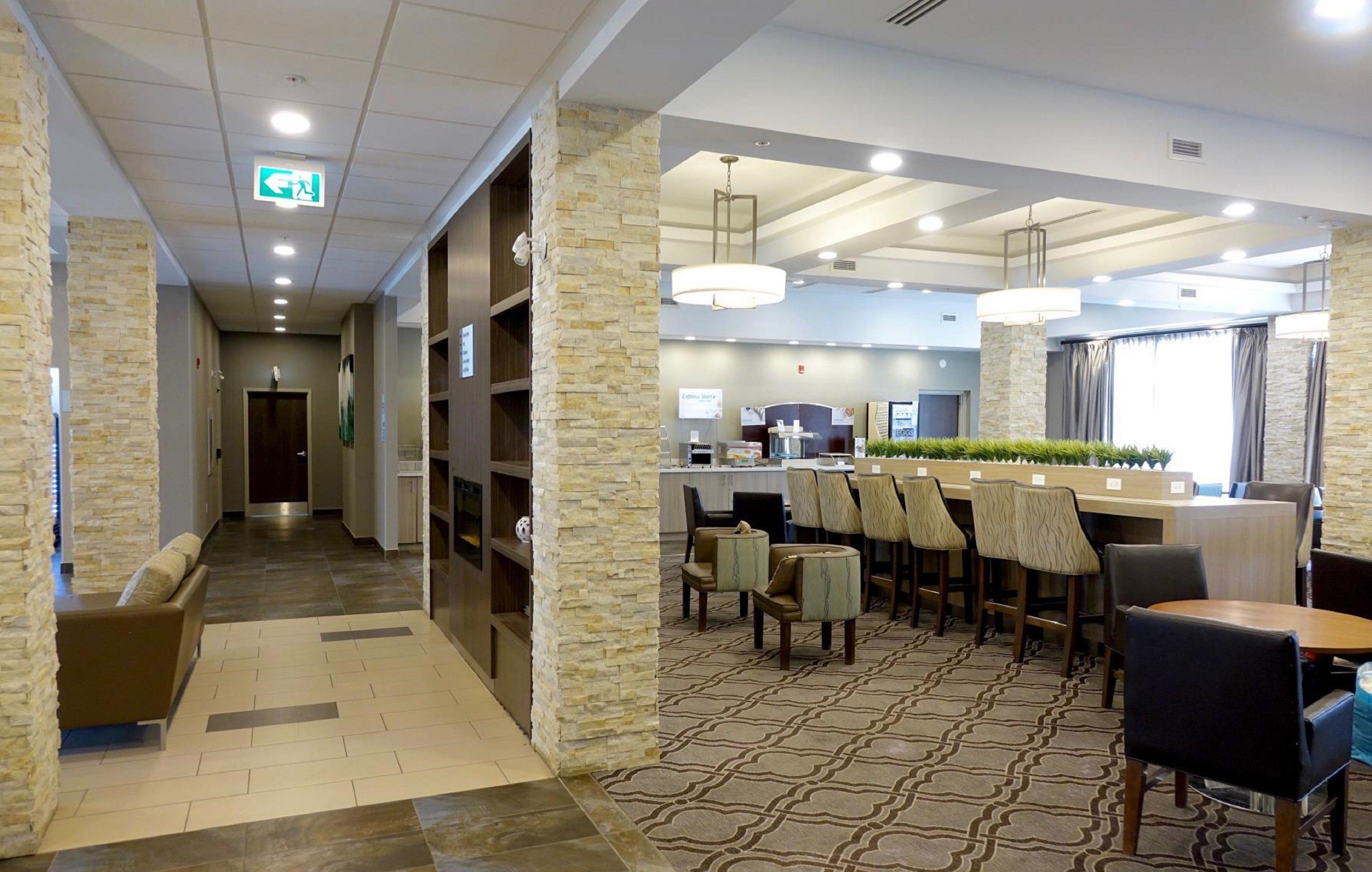 Holiday Inn Express & Suites Oshawa Downtown - Toronto Area By Ihg Экстерьер фото